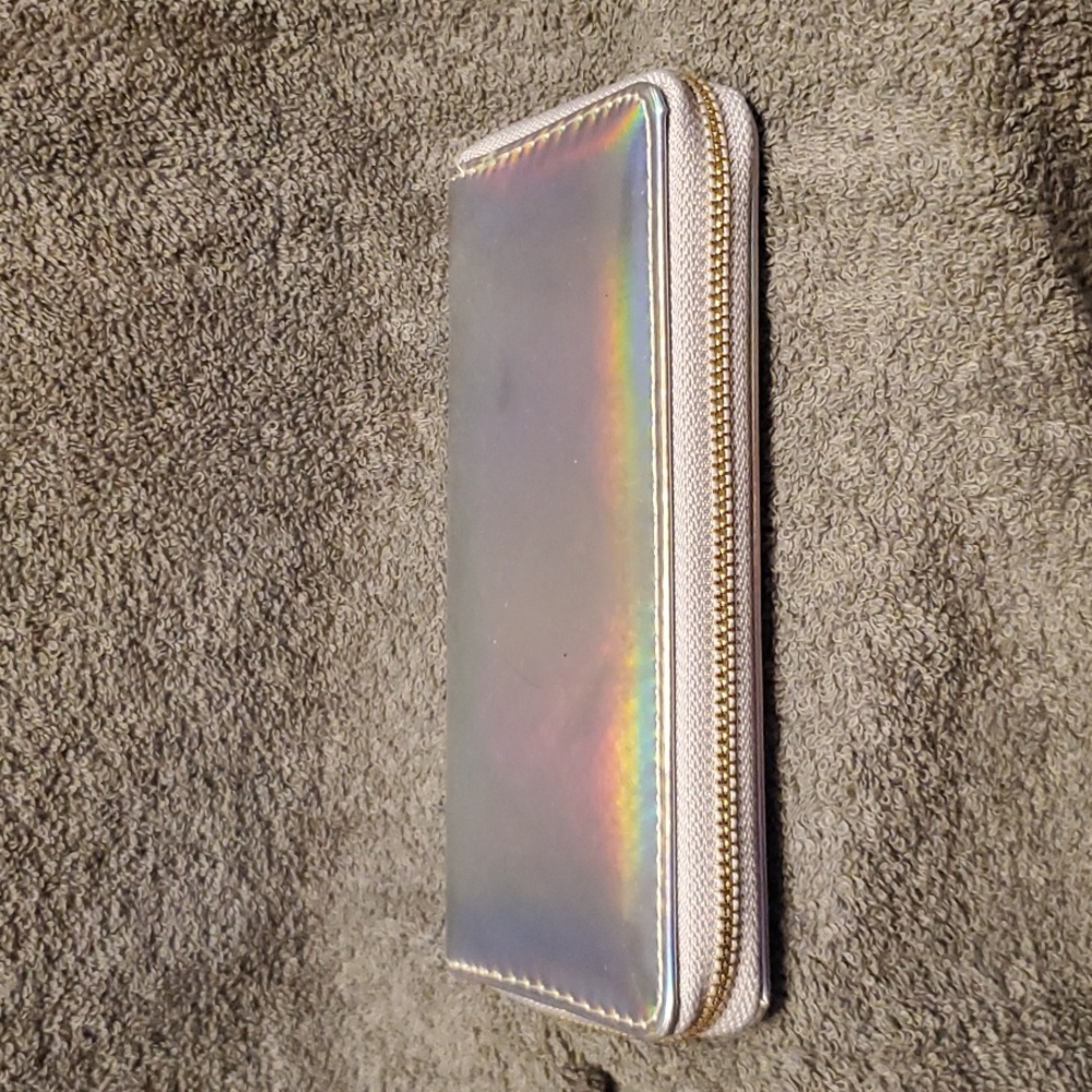 BNWT: Irendescent Wallet - Picture 9 of 9